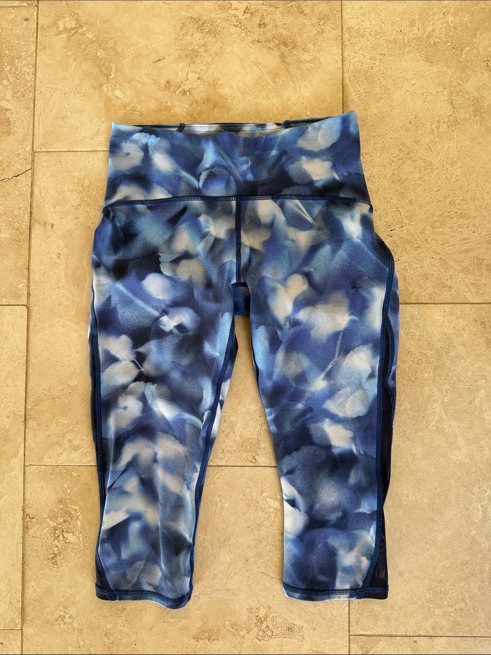 lululemon athletica Blue Watercolor Cropped Leggings